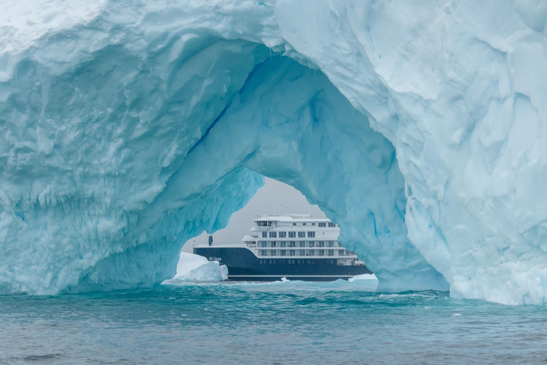 Antarctic Wonders: roundtrip cruise from Ushuaia